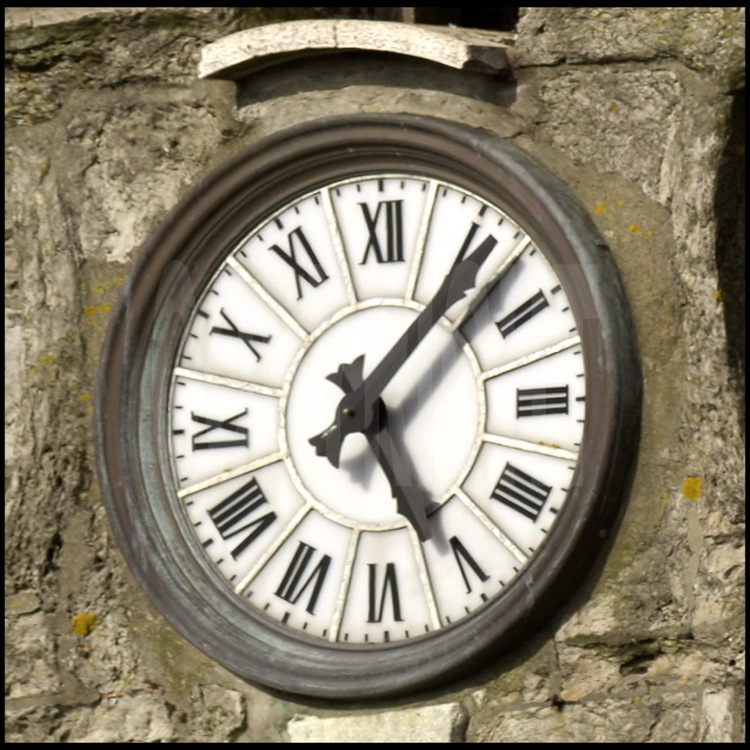 L'horloge du beffroi de Boulogne.