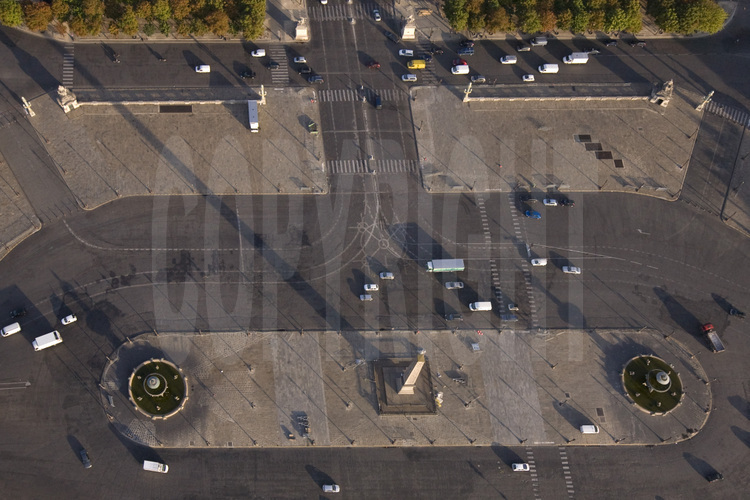 Obélisque, place de la Concorde et début de l'avenue des Champs Elysées. Altitude 150 mètres.