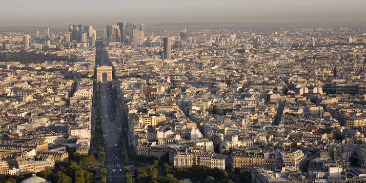 Vue de l'ouest de Paris avec, au premier plan (de g. à d.), le 