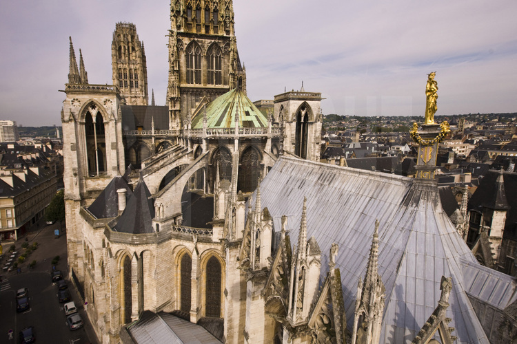 Rouen, façade sud de la cathédrale Notre Dame. Altitude 60 m.