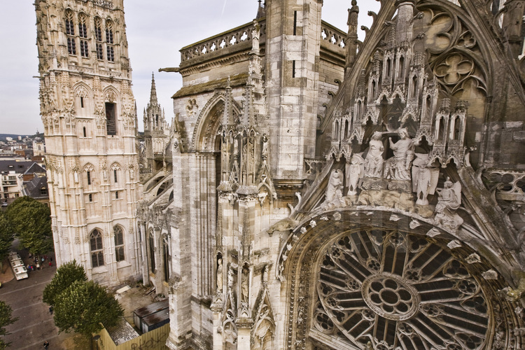 Rouen, façade sud de la cathédrale Notre Dame. Altitude 50 m.