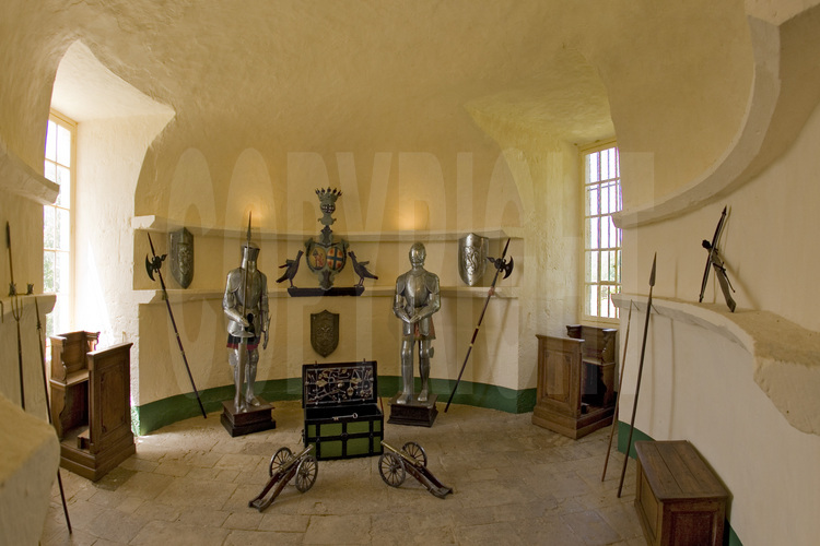 Le château de Bazoches (Nièvre): 
Le château/atelier de l'ingénieur, lieu de mémoire.
Ancienne salle d’armes.