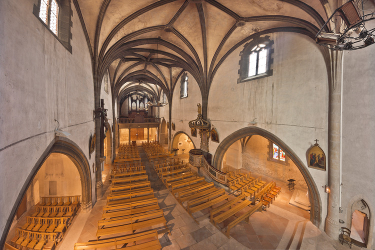 Villeneuve sur Lot: Inside the church of Saint Etienne, view from the apse.