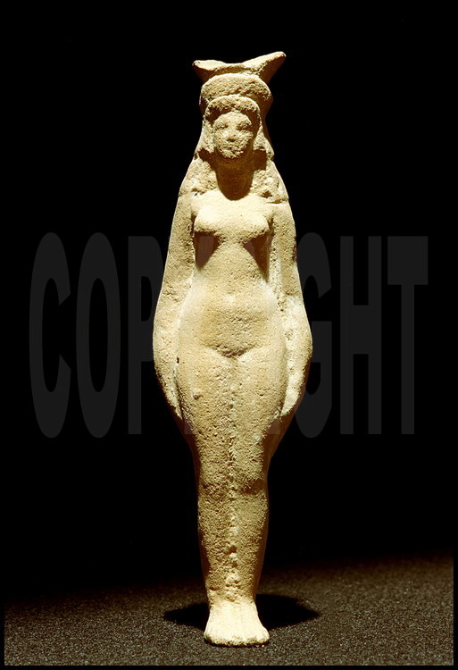 Statuette féminine funéraire découverte sur le site de fouilles de Necropolis appelée 