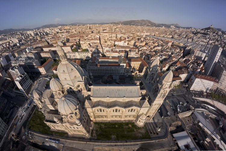 La ville de Marseille vue depuis la cathédrale de la Major.