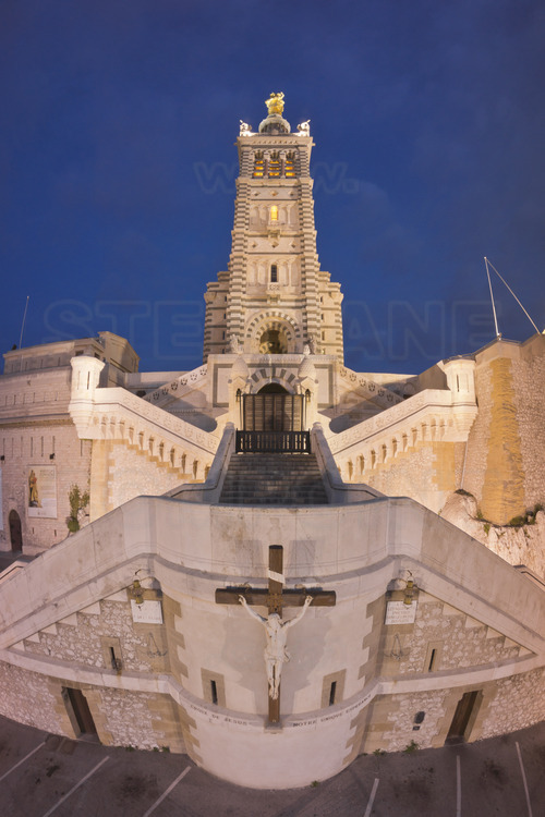 Marseille : basilique Notre Dame de la Garde.