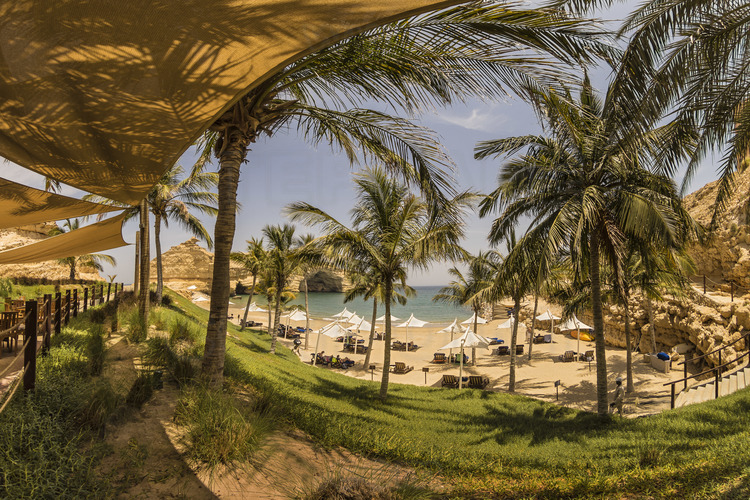 Oman. Côte sud de Mascate : Une des plages de l'hôtel 5 étoiles Shangri-la Al Waha. // Oman. Muscat South Coast: One of the beaches of the 5 stars Shangri-la Al Waha Hotel.