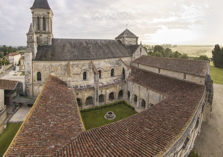 Vendée (85) - Abbaye de Nieul sur Autise // France - Vendée (85) - Abbaye de Nieul sur Autise