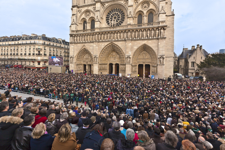 23 Mars 2013. Inauguration de la première sonnerie des nouvelles cloches devant le public parisien.