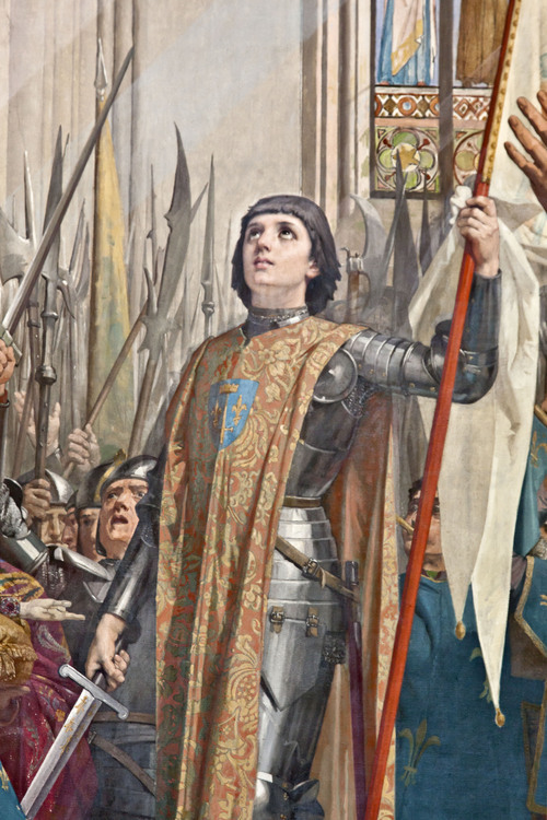Reims, où Charles VII se fit sacrer Roi de France en présence de Jeanne d'Arc le 17 juillet 1429 : Peinture de Jeanne d'Arc au sacre du Roi Charles VII réalisée entre 1886 et 1890 par Jules Eugène Lenepveu.