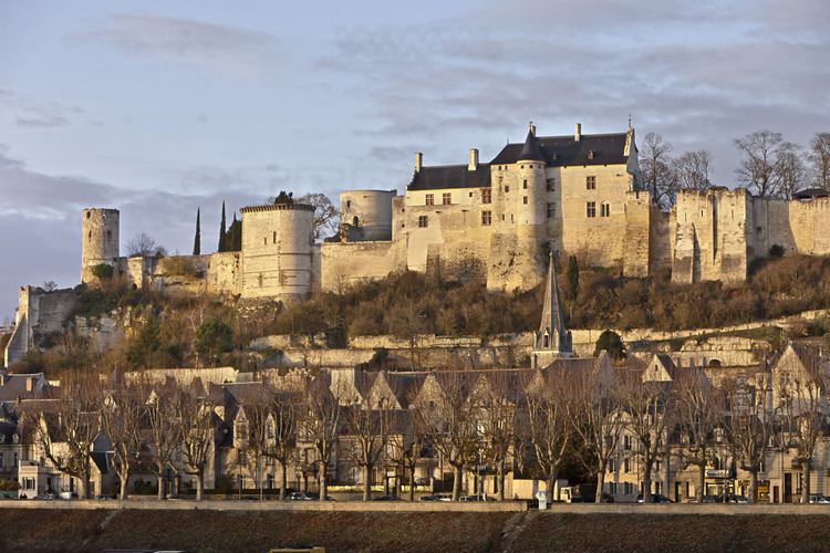 Chinon : General view of the Royal Castle, where Joan of Arc met the Dauphin (later Charles VII) the first time March 7, 1429, to convince him to raise an army to fight the English. In the foreground, the present town of Chinon and the Vienne.