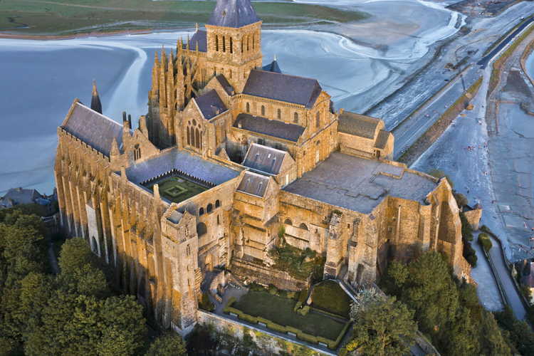 Overview of the Mont Saint Michel from the north west. In the foreground, the cloister and the West Terrace.
