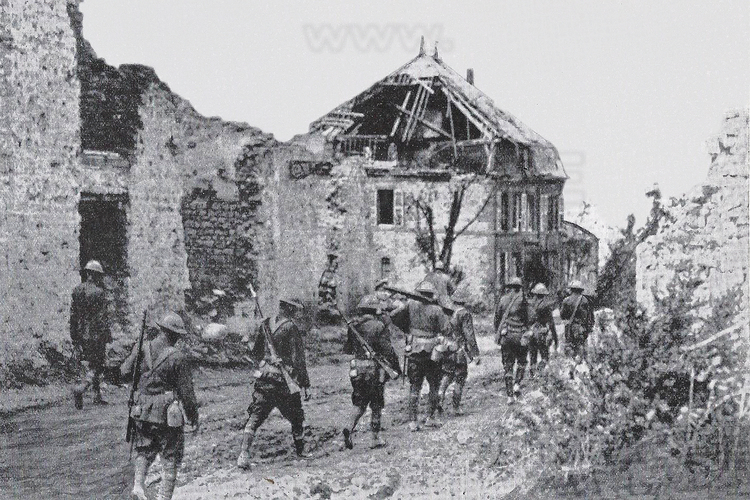 Fighting in Argonne: Butte de Montfaucon. American troops in the village of Montfaucon during the war, in September 1918. The village of Montfaucon was the highlight of the region and a major German observatories and was recaptured by U.S. troops under General Pershing at the decisive Meuse-Argonne offensive in September 1918. (This historic photo archive is not available for sale and only presented here to set the context).