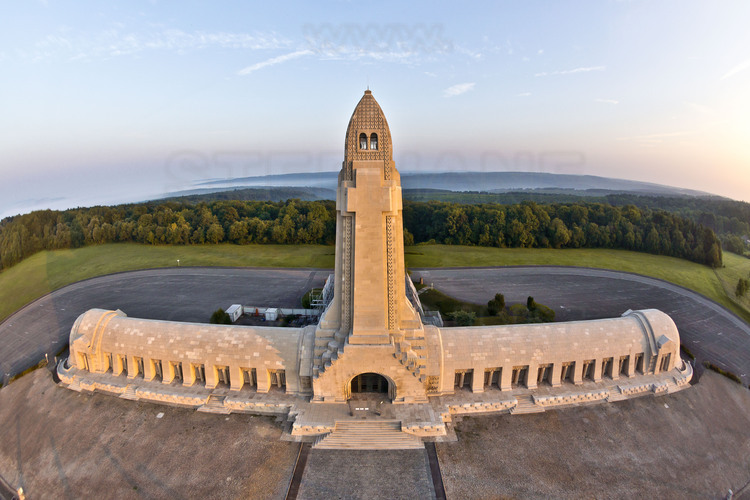 Battle of Verdun: National Necropolis (one of the four with those of Notre Dame de Lorette, Dormans and Old Armand) and Douaumont ossuary, which collects the bones of about 130,000 French and German unknown soldiers, gathered under the slab of a crypt 137 meters long. These memorials were built after the war on the very site of the battlefield of Verdun. It is here that on 22 September 1994, François Mitterrand and Helmut Kolh, hand in hand, have strengthened the Franco-German friendship.