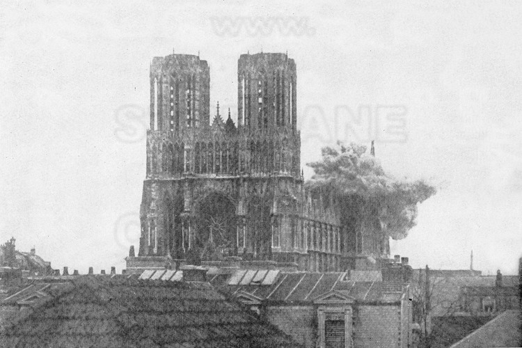 Battles of the Marne : Reims and its Cathedral during the Great War. The city was 80% destroyed by German bombing. On 19 September 1914, a bombardment set fire to the structure of the cathedral : the fire melted the bells and weights of the windows, then burst the stone. Martyrized by four years of war, the monument has been restored with contributions from generous donors, especially Americans. (This historic photo archive is not available for sale and only presented here to set the context).