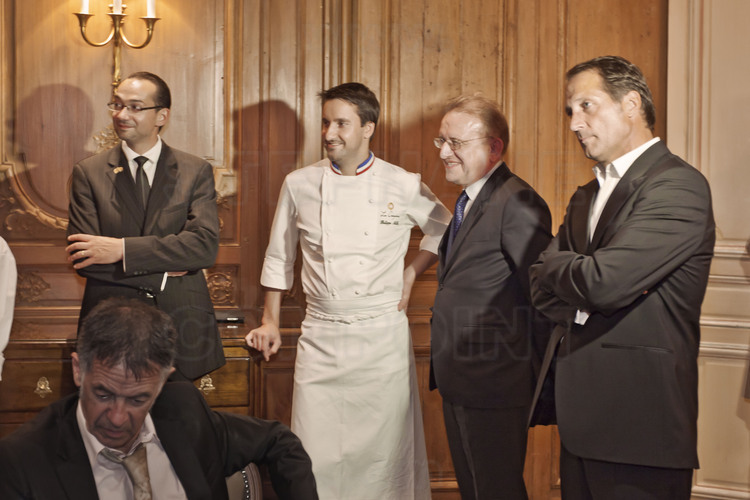 Fin du repas. De g. à d. Philippe Jamesse, Philippe Mille, Richard Geoffroy et Hervé Fort