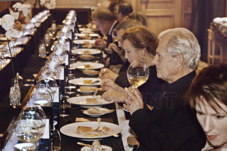 La table des invités. A droite, Jacques Rougerie.