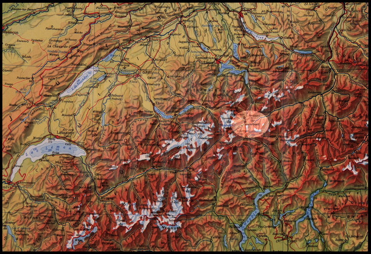 Carte de la Suisse. Dans la zone claire, le massif du Saint Gothard et la ville d’Andermatt, où le Rhin et le Rhône prennent leur source.