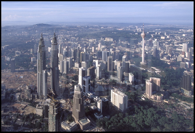 Les Petronas Towers vues depuis l'Est.