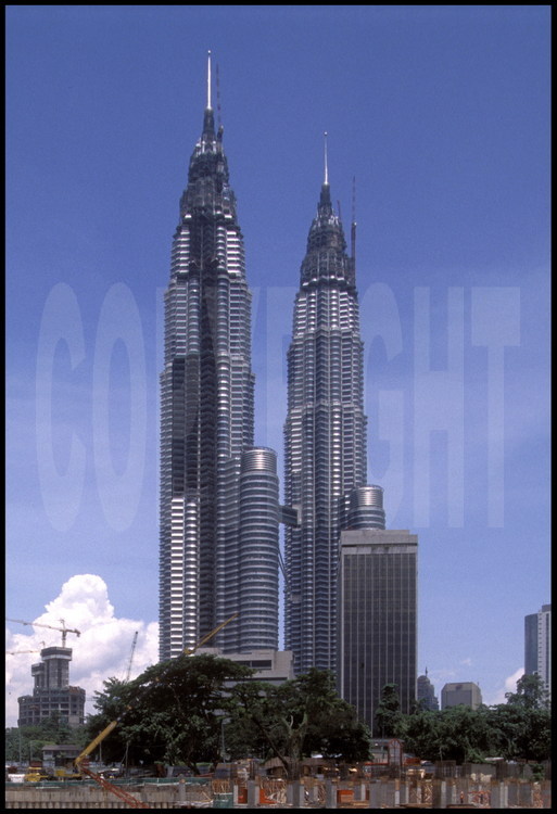 Les Petronas Towers vues depuis le Nord-Ouest.