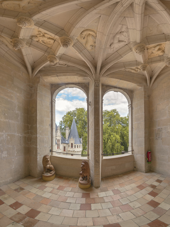 Val de Loire - Indre et Loire (37) - Château d'Azay le Rideau : Grand escalier, 1er étage. Edifié sur un modèle d'escalier droit 