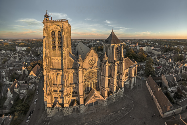Cher (18) - Bourges - Cathédrale Saint Etienne :  . // France - Cher (18) - Bourges - Cathedral Saint Etienne :  .