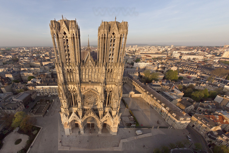 Marne (51) - Reims - Cathédrale Notre Dame :  . // France - Marne (51) - Reims - Cathedral Notre Dame :   .
