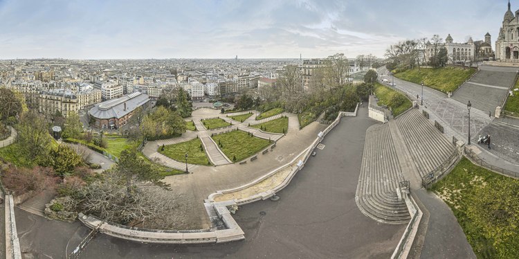 Ile de France - Paris (75) : Première semaine de confinement due à l'épidémie de Coronavirus. Ici, le square Louise Michel et les ecsaliers montant à la basilique du Sacré Coeur de Montmartre.