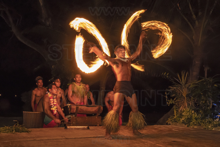 Iles Samoa (anciennes Samoa occidentales) - Ile d'Upolu - Apia : La danse traditionnelle samoane, nommée 