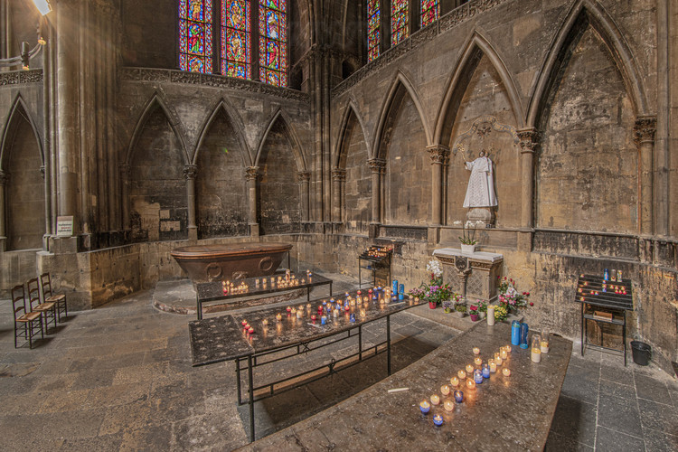 Moselle (57) - Metz - Cathédrale Saint Etienne : Bas-côtés Nord de la nef : Notre Dame de Bon Secours. // France - Moselle (57) - Metz - Cathedral Saint Etienne : North aisles of the nave: Notre Dame de Bon Secours.