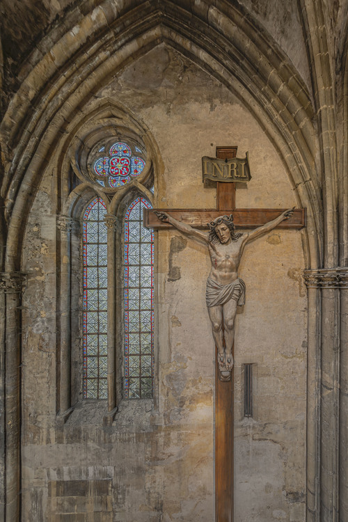Moselle (57) - Metz - Cathédrale Saint Etienne : Bas-côtés Nord de la nef : La Croix. // France - Moselle (57) - Metz - Cathedral Saint Etienne : North aisles of the nave: the Cross.