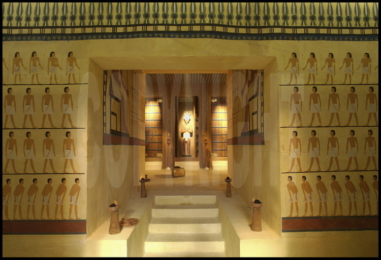 Entrée du temple funéraire de Pépy Ier, fils de Teti et troisième pharaon de la VI dynastie.