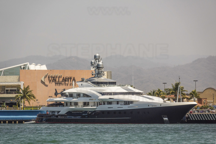 Jour 6 - Port de Puerto Vallarta : le yacht présumé appartenir au milliardaire Carlos Slim, homme le plus riche du Mexique et un temps le plus riche du monde (en 2013)
