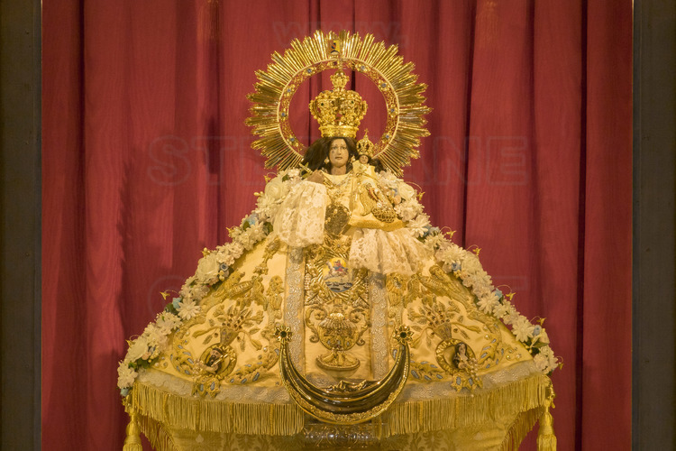 Jour 8 - Vers les villages de la Sierra Madre : Talpa de Allende : la Vierge de Talpa, dans l'église Nuestra Senora de Talpa, but final du pelerinage.