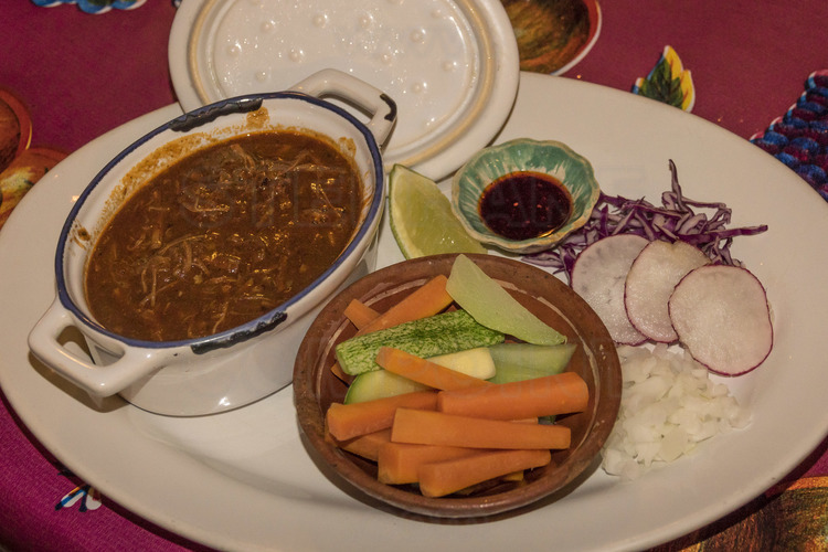 Jour 9 - Puerto Vallarta : restaurant Arrayan, cuisine mexicaine traditionnelle haut de gamme : plat Agneau aux légumes