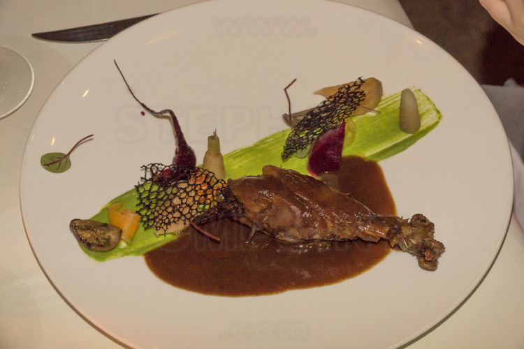 Jour 3 - Restaurant Cafe des Artistes : Confit de canard avec sauce de mole, chili guatle et légumes