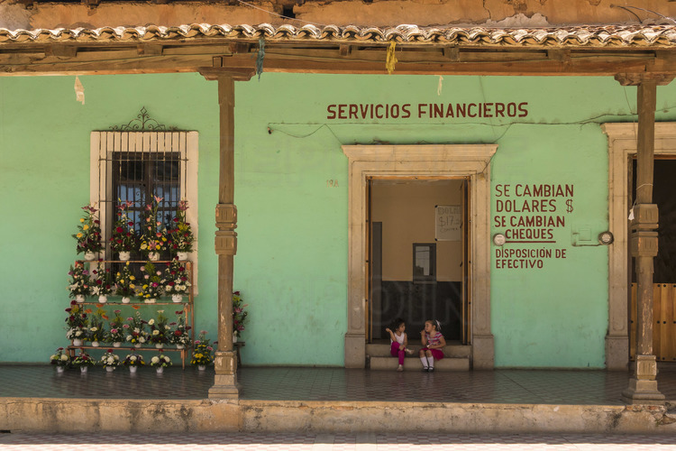 Jour 8 - Vers les villages de la Sierra Madre : Talpa de Allende, ambiance dans la rue principale du village
