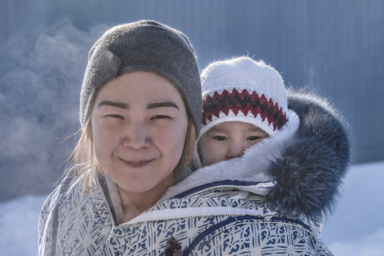 Canada - State of Nunavut - Operation Nunalivut 2018 - The village of Cambridge Bay (1700 inhabitants), the main community on the Northwest Passage. Here, 85% of the inhabitants are Inuit. Shania Angotiatok, 18, and her son Shilar, 2 years old.