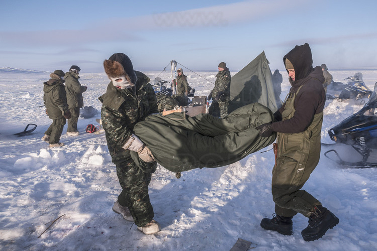 Canada - Etat du Nunavut - Opération Nunalivut 2018 - Environs de Cambridge Bay - Camp de survie n° 1 : démontage du camp. // Canada - State of Nunavut - Operation NUNALIVUT 2018 - Surroundings of Cambridge Bay - Survival Camp 1: Dismantling of the camp.