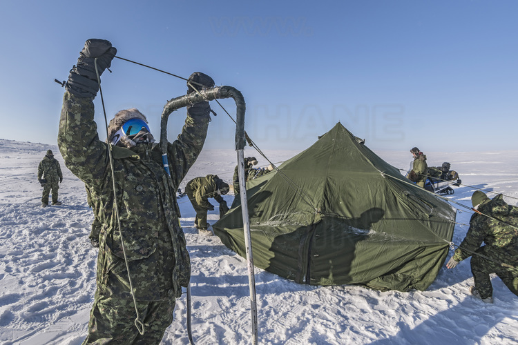  Canada - State of Nunavut - Operation NUNALIVUT 2018 - Surroundings of Cambridge Bay - Arrival at Survival Camp # 1 - Both tents are risen by - 58 ° C felt (windchill).