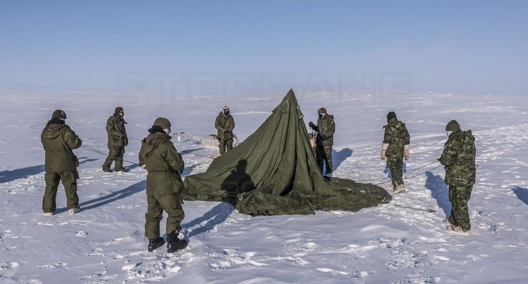 Canada - State of Nunavut - Operation NUNALIVUT 2018 - Surroundings of Cambridge Bay - Arrival at Survival Camp # 1 - Both tents are risen by - 58 ° C felt (windchill).