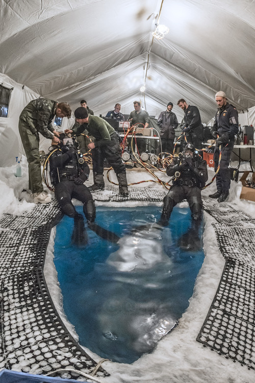 Canada - Etat du Nunavut - Opération Nunalivut 2018 - Environs de Cambridge Bay - Camp de plongée sous glace, situé en plein coeur du passage du Nord Ouest, à 40 km à vol d'oiseau de Cambridge Bay. La plupart de ces 